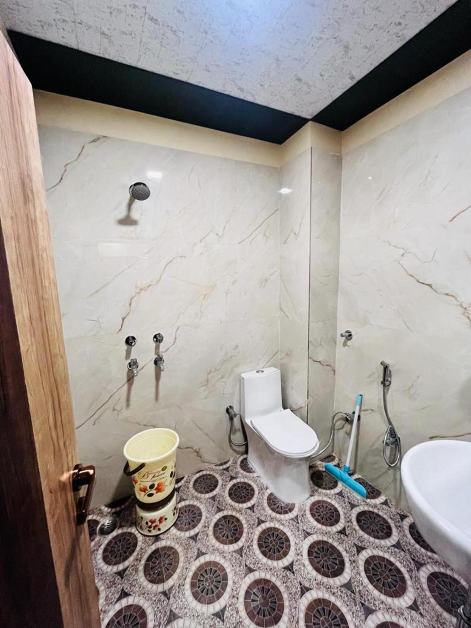 Ks Paying Guest House Váránaszi Kültér fotó