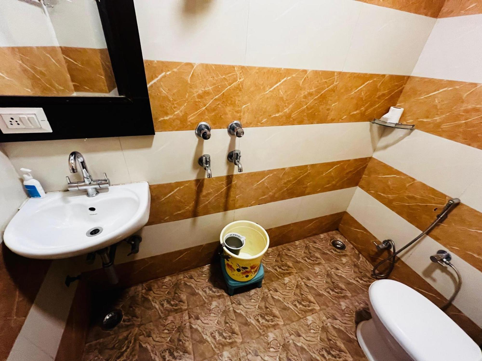 Ks Paying Guest House Váránaszi Kültér fotó