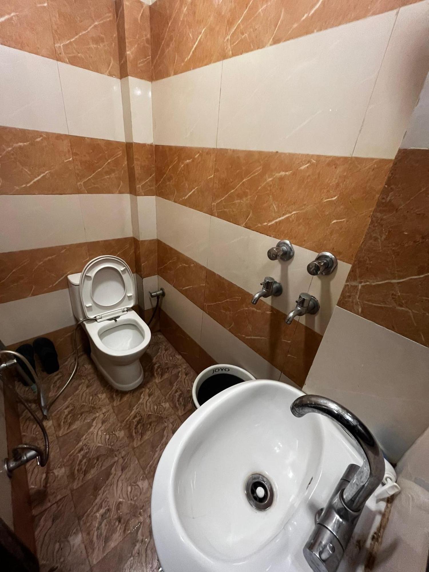 Ks Paying Guest House Váránaszi Kültér fotó
