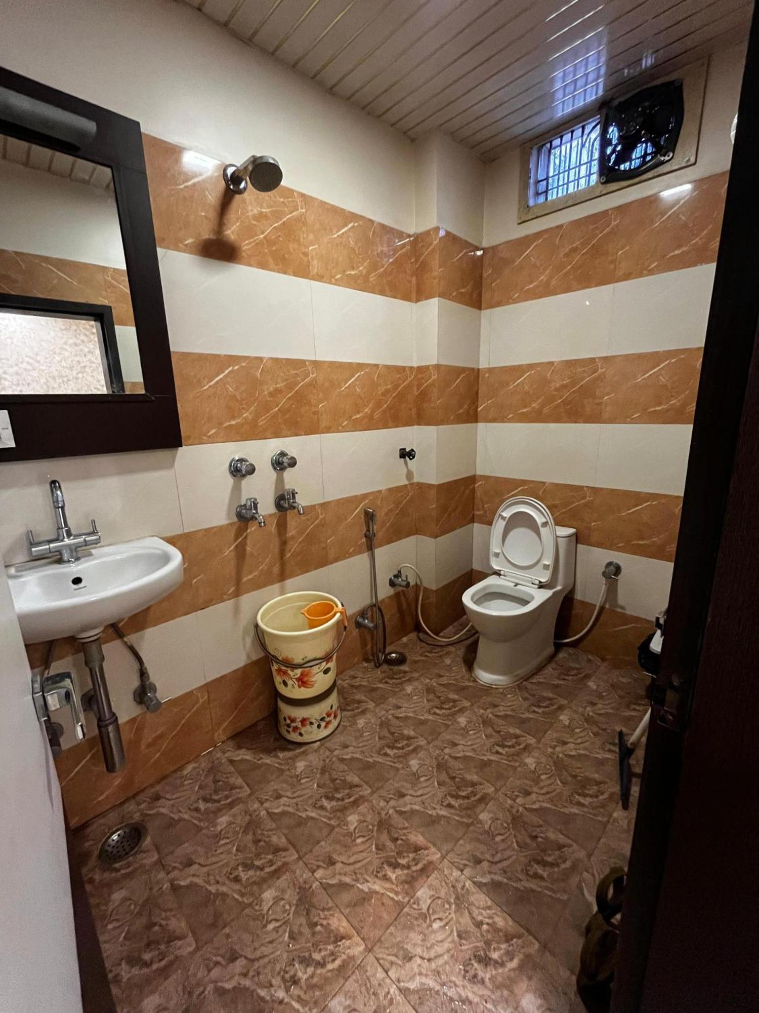 Ks Paying Guest House Váránaszi Kültér fotó