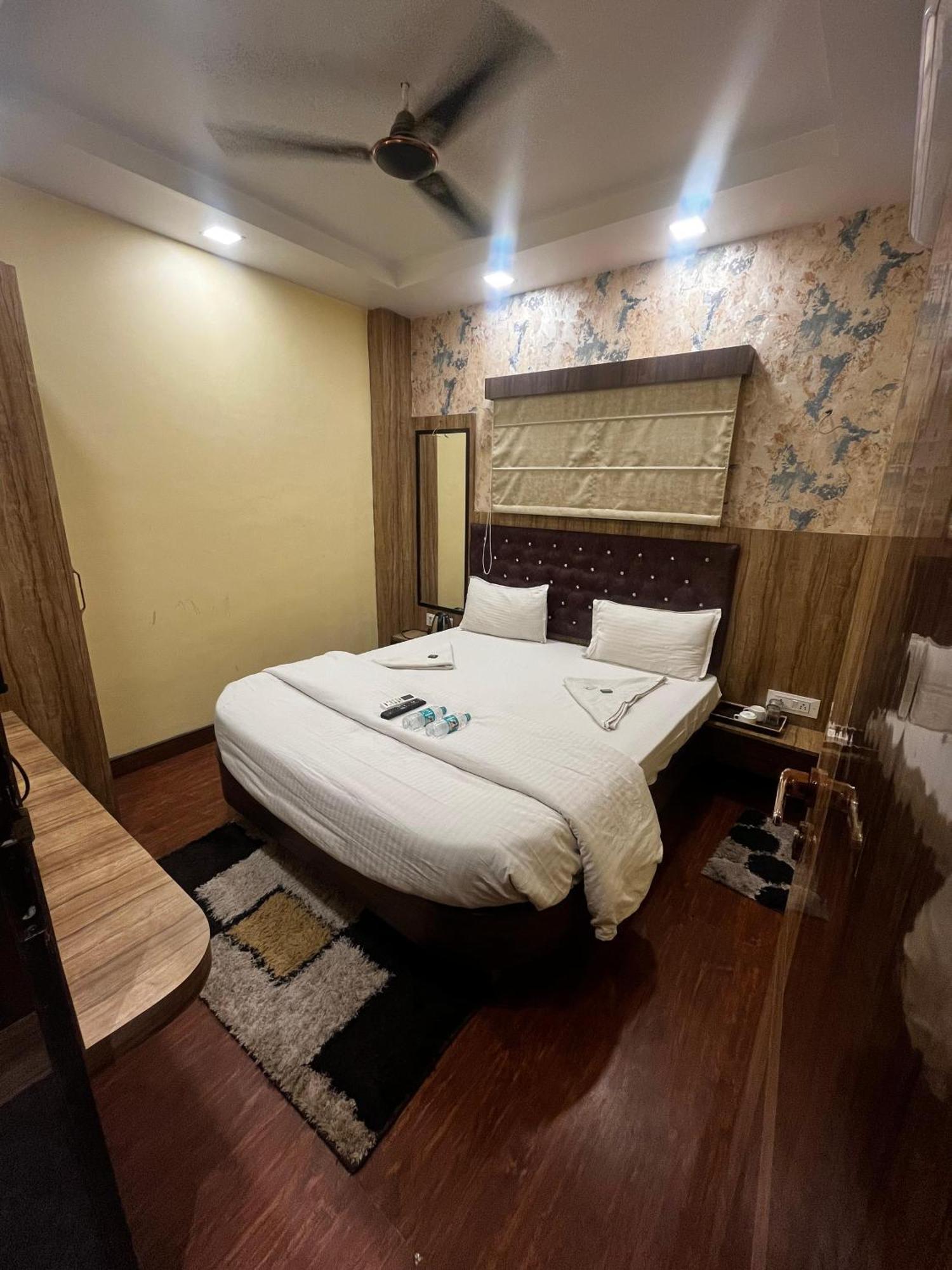 Ks Paying Guest House Váránaszi Kültér fotó
